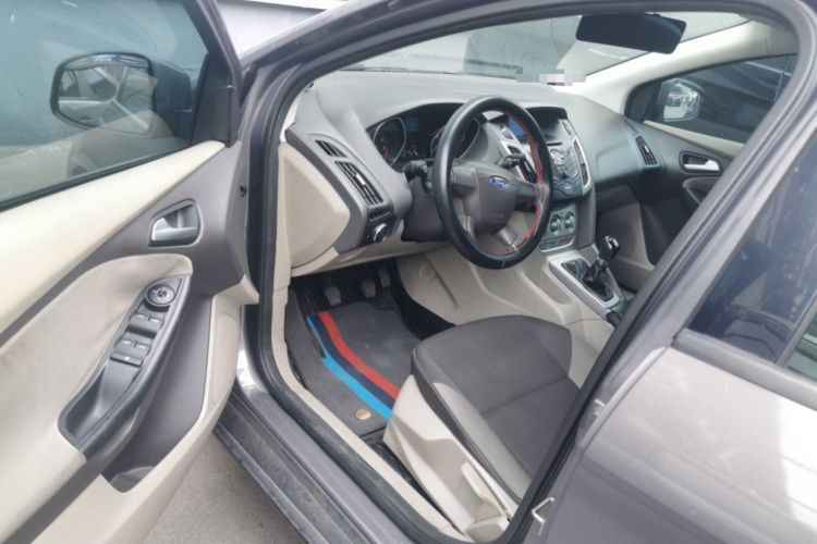 Used Ford Focus 2012 Sedan 1.6L Manual Comfort Model