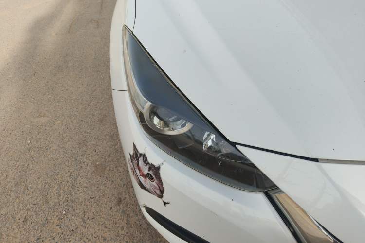 Used Mazda 3 Axela 2017 Sedan 1.5L Manual Comfort Model Emission Standard China V Right Front Headlight