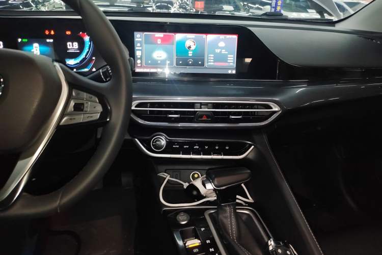 Used CHANGAN Eado 2020 PLUS Blue Whale NE 1.4T GDI DCT Prestige Model Audio And AC Panel