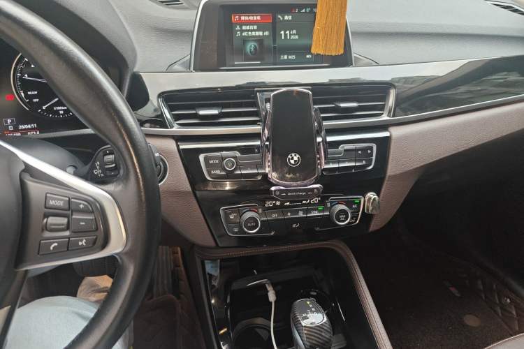 Used BMW X1 2018 sDrive18Li Luxury Model Audio And AC Panel