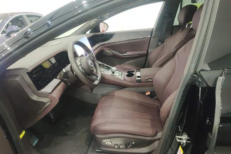 Used Denza Z9GT 2024 630 All-Wheel Drive Max Edition
