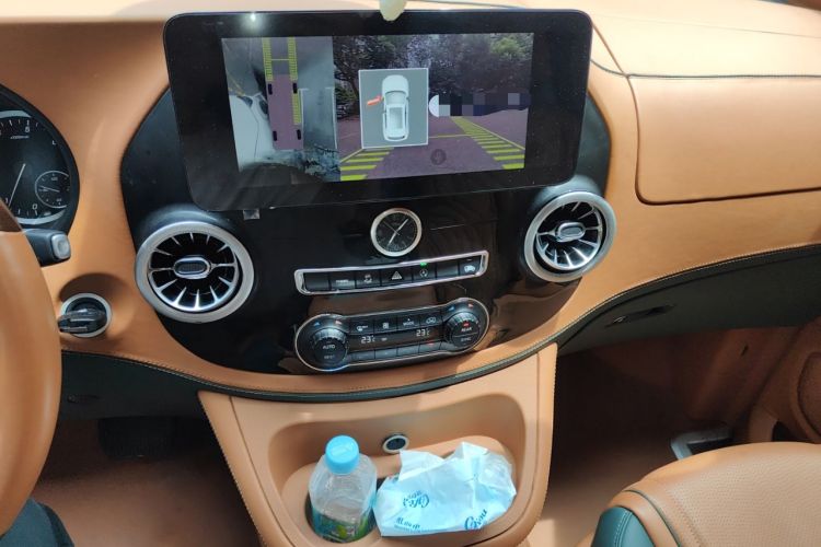 Used Mercedes-Benz Vito 2023 2.0T Elite Version 7 Seats Audio And AC Panel