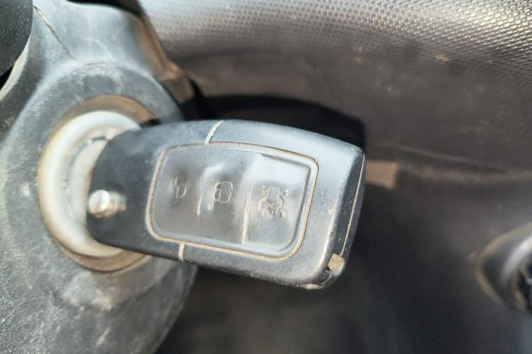 Used Ford Fiesta 2013 Sedan 1.5L Manual Fashion Edition
