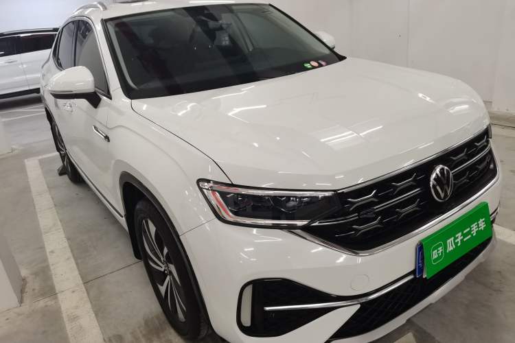 Used Volkswagen Tayron X 2023 330TSI Two-Wheel-Drive Prestige High-Energy Version Front Right 45 Deg