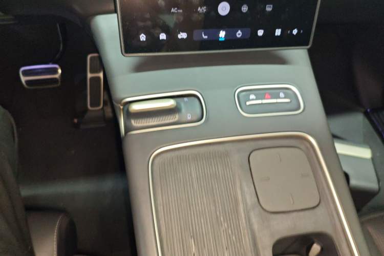 Used Nio ES8 2023 75 kWh Gear Lever