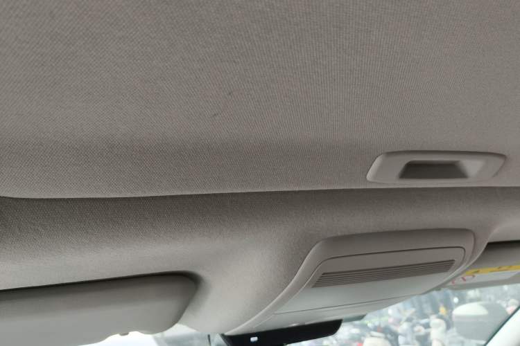 Used Mazda 3 Axela 2021 1.5L Automatic Luxury Version Headliner