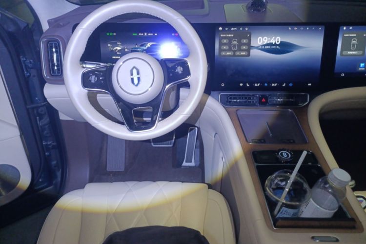 Used Hima AITO M9 2024 All-Electric Ultra Version 100 kWh 6-Seater Model
