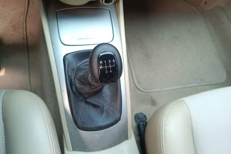 Used Buick Excelle 2013 1.5L Manual Classic Model