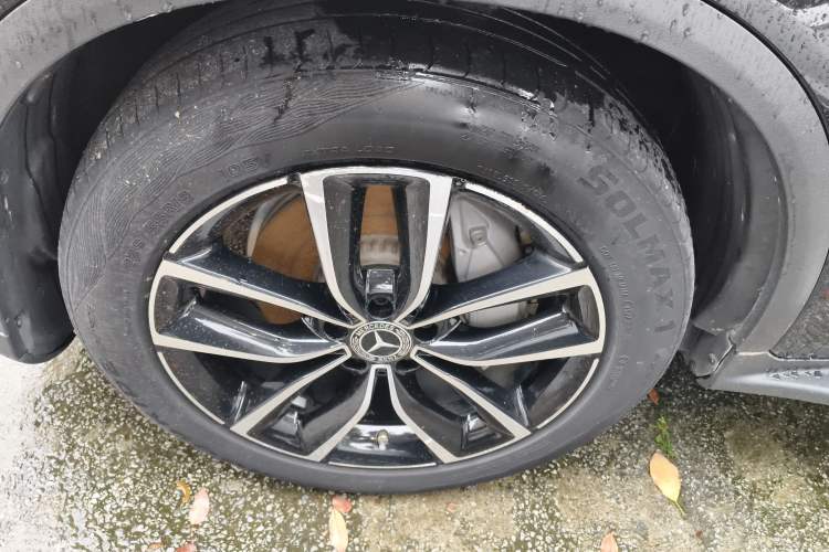 Used Mercedes-Benz GLC 2020 GLC 300 L 4MATIC Dynamic Edition Left Front Wheel Hub