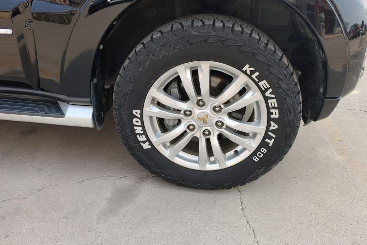 Used Mitsubishi Pajero 