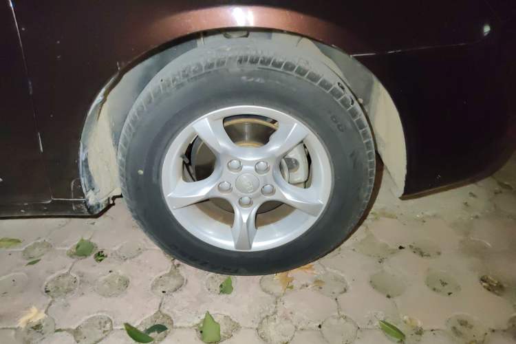 Used Geely Auto Classic Emgrand 2013 Hatchback 1.5L Manual Entry-Level Model
