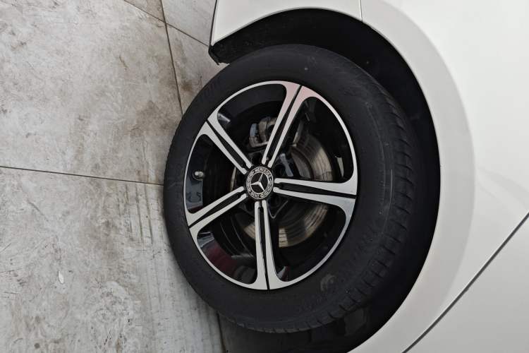 Used Mercedes-Benz A-Class 2022 Revised Version A 200 L Sport Sedan Fashionable Style
