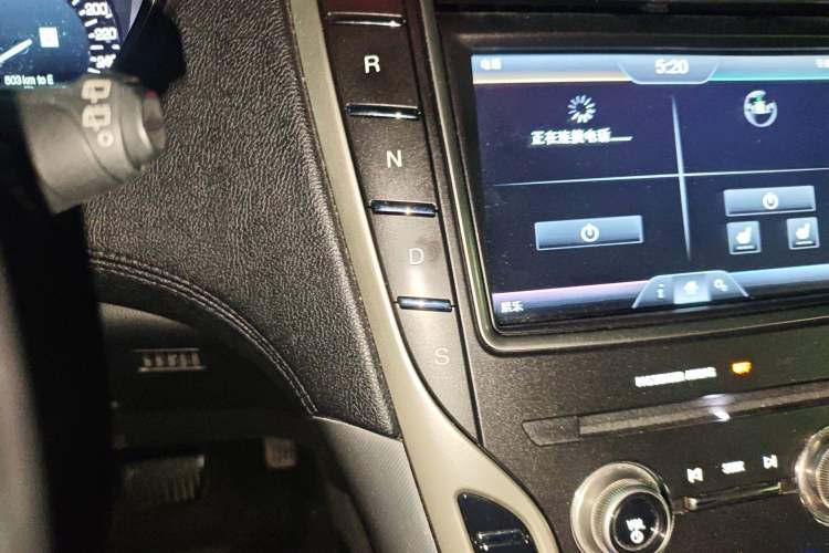 Used Lincoln MKX 2015 2.0T Two-Wheel Drive Deluxe Edition Gear Lever