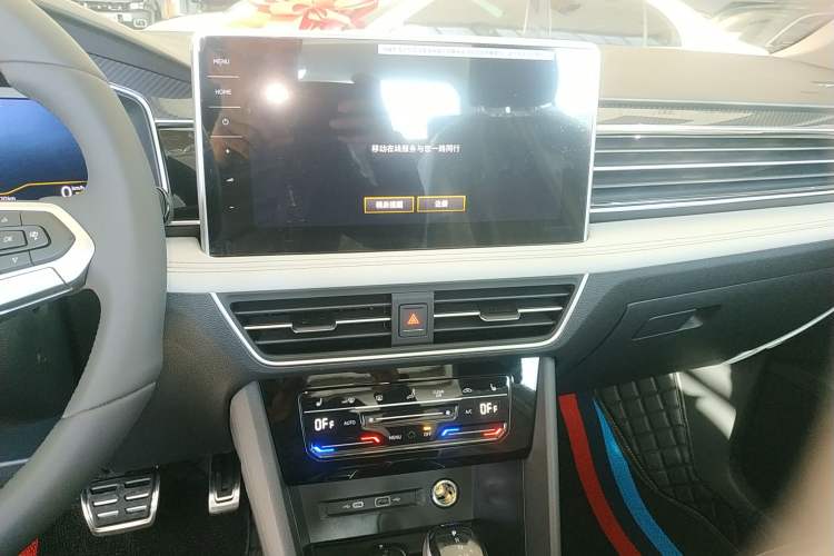 Used Volkswagen Tiguan L 2024 Outstanding Model 330TSI Automatic Two-Wheel Drive R-Line Dragon Glory Edition
