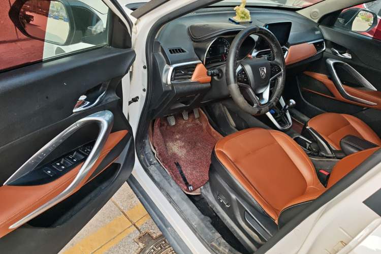 Used Baojun 510 2017 1.5L Manual Luxury Model Driver Seat