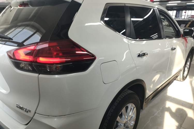 Used Nissan X-Trail 2022 2.0L Two-Wheel Drive Smart Connect Premium Edition