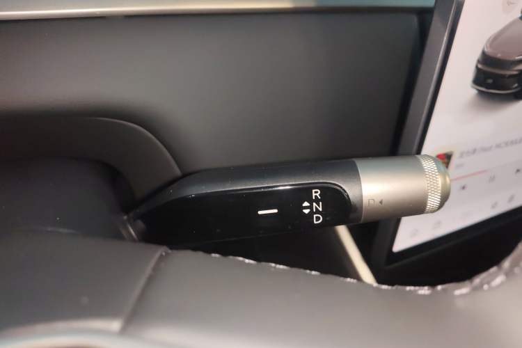 Used ONVO Luxeed L90 2025 Model—Max Six-Seater Version
