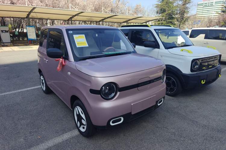 Used Geely Galaxy Panda 2025 210 km – Yuanqi Bear Front Right 45 Deg