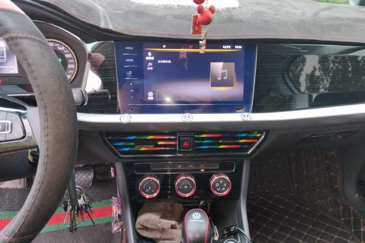 Used Volkswagen Lavida 2021 1.5L Automatic Fashion Edition Audio And AC Panel