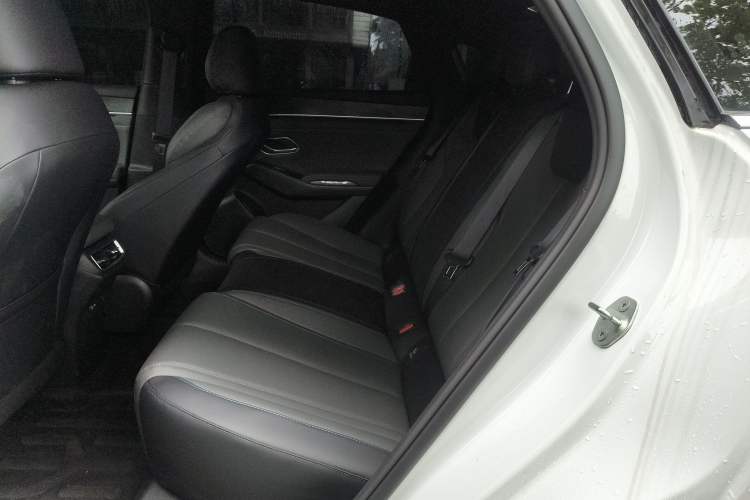 Used BYD Qin L 2026 DM-i 128KM Leading Edition Left Rear Seat
