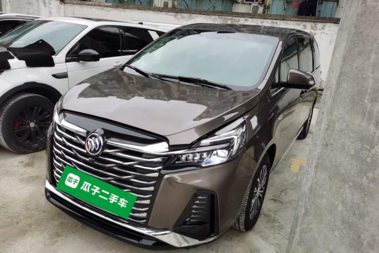 Used Buick GL8 2023 Facelifted Land Cruiser Executive Luxury Version