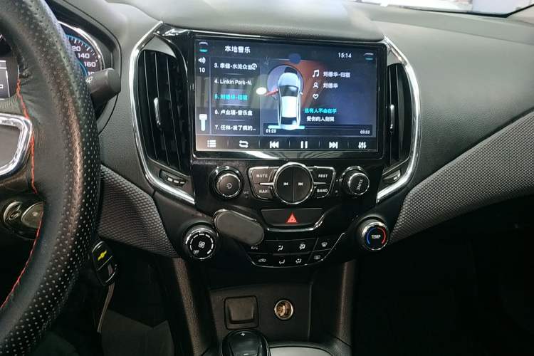 Used Chevrolet Cruze 2018 320 Automatic Pioneer Sunroof Edition Audio And AC Panel