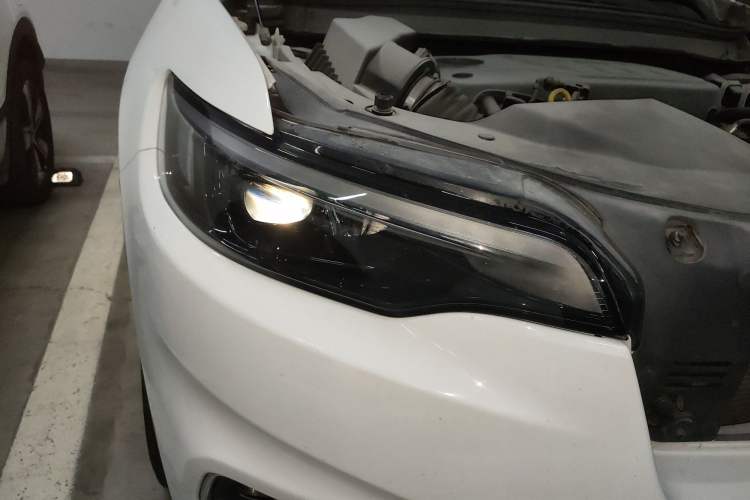 Used Jeep Cherokee 2019 2.0T Two-Wheel Drive Smart Enjoyment Version China V
