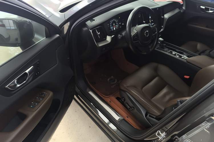 Used Volvo XC60 2021 T5 4x4 Smart Luxury Edition
