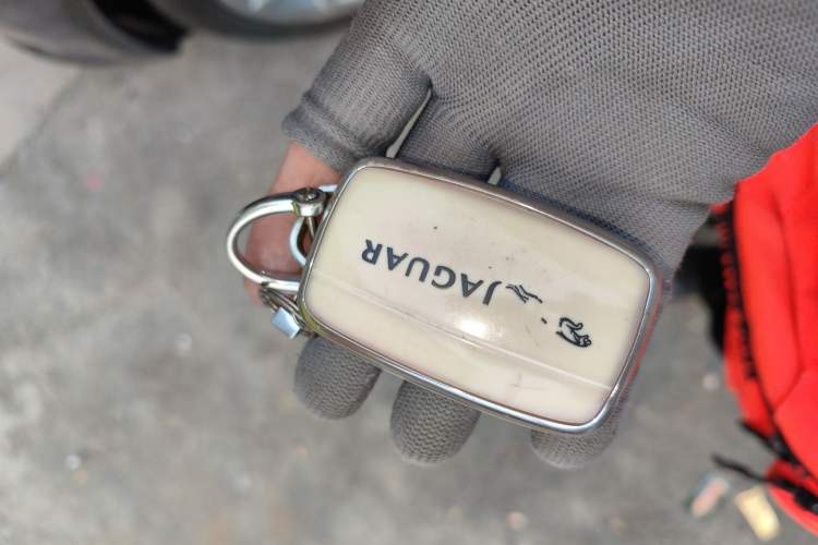 Used Jaguar XJ 2014 XJL 2.0T Two-Wheel-Drive Elegant Business Edition