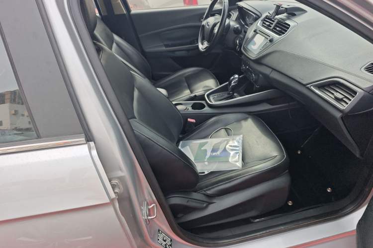 Used Ford Escort 2015 1.5L Automatic Fashion Model
