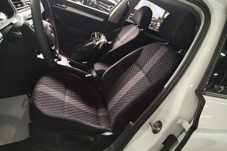 Used Volkswagen Lamando 2019 230TSI DSG Vision Edition China VI Standard Left Front Seat