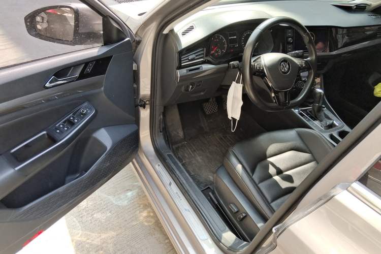 Used Volkswagen Bora 2019 1.5L Automatic Luxury Version Driver Seat