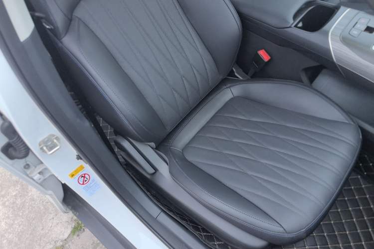 Used CHANGAN Eado PHEV 2025 Smart New Blue Whale 145KM Battleship Edition Right Front Seat