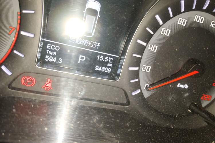 Used GAC Trumpchi GS4 2017 235T Automatic Two-Wheel Drive Luxury Smart Connectivity Version Odometer Close Up