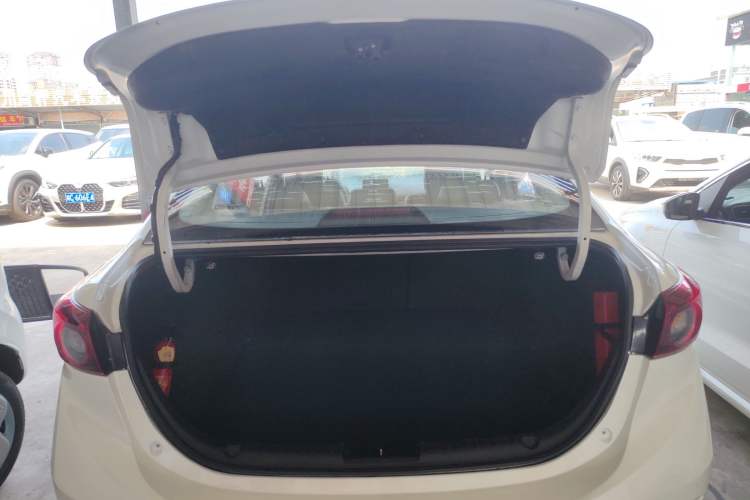 Used Mazda 3 Axela 2016 Sedan 2.0L Automatic Sport Model