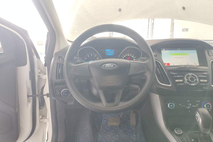 Used Ford Focus 2018 Hatchback Classic 1.6L Automatic Comfort Plus SmartDrive Edition
