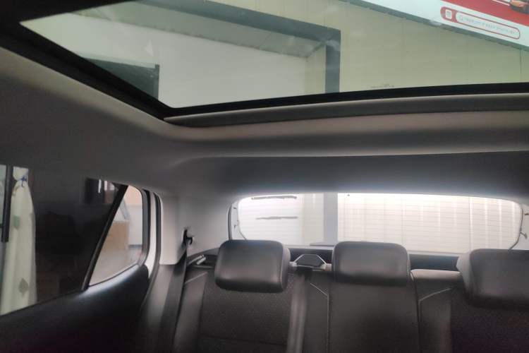 Used Volkswagen Tacqua 2023 200TSI DSG Joy-Connect Edition Headliner