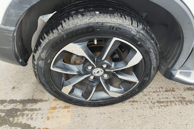 Used Dongfeng Aeolus AX4 2017 1.6L DCT Trendy Style
