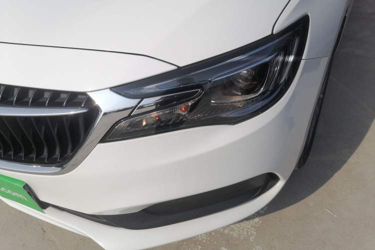 Used Buick GL6 2019 18T 6-Seater Connected Luxury Version China VI Standard Left Front Headlight