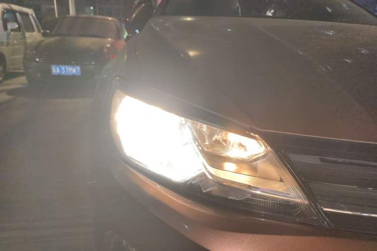 Used Volkswagen Lamando 2015 230TSI DSG Fashion Edition
