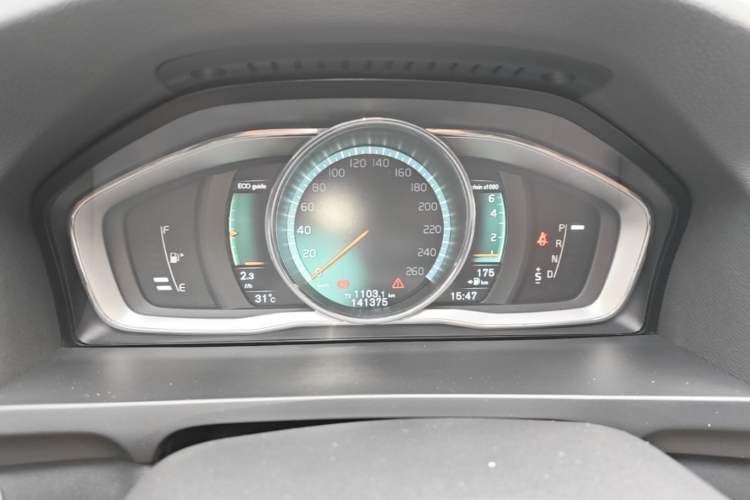 Used Volvo S60 2015 S60L T5 Zhiyue Edition
