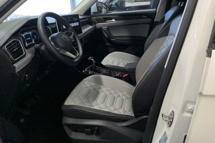 Used Volkswagen Tayron 2024 300TSI Two-Wheel-Drive Luxury Plus Advanced Version Left Front Seat