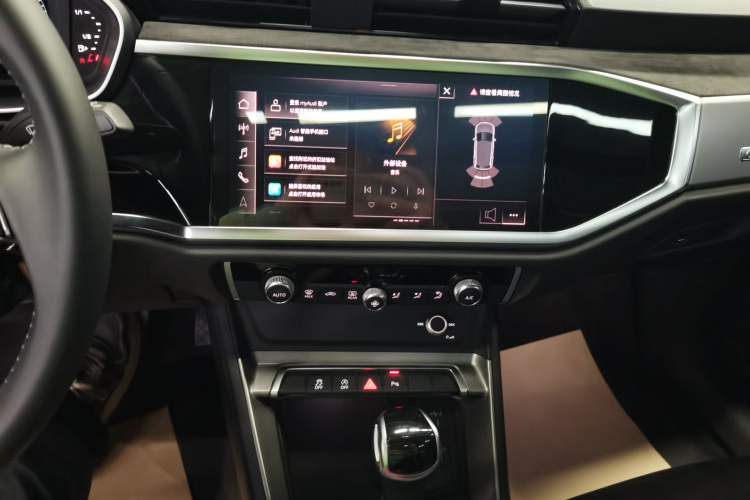 Used Audi Q3 2022 35 TFSI Progressive Dynamic Edition
