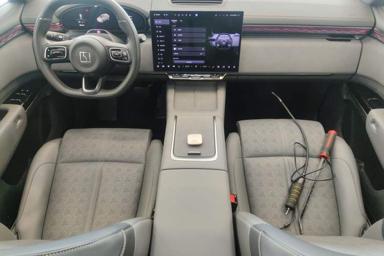 Used Zeekr 7X 2025 75 kWh Rear-Wheel Drive Intelligent Driving Version Center Console