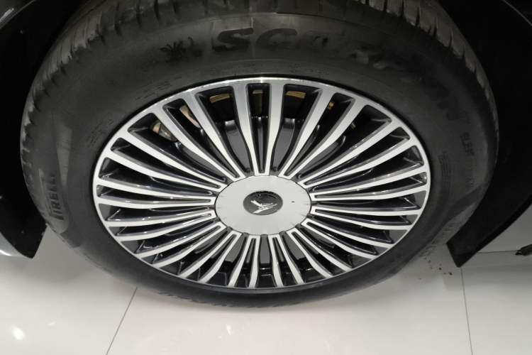 Used VOYAH Dream 2025 PHEV Four-Wheel-Drive Flagship Kunpeng Edition Exterior 1