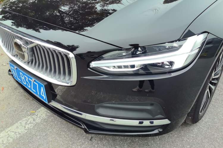 Used Volvo S90 2025 B5 Zhiyi Luxury Edition
