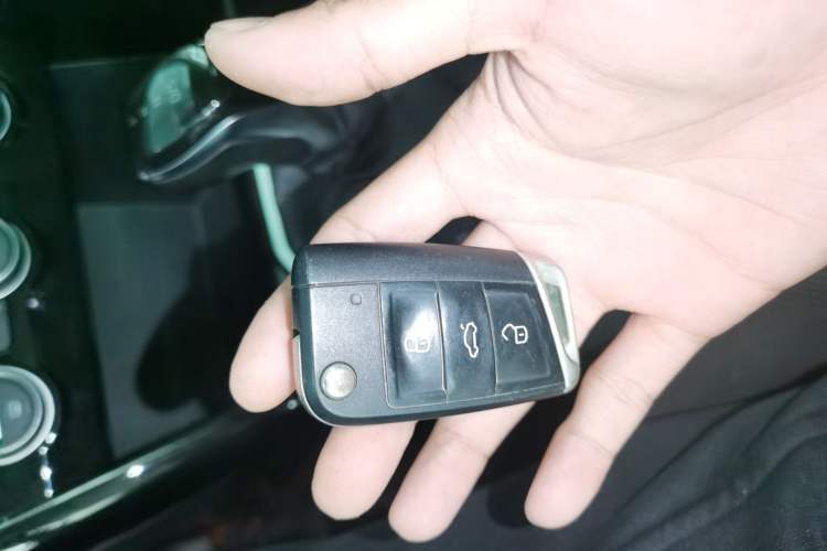 Used Volkswagen Tayron 2019 330TSI Two-Wheel Drive Luxury Model China VI Standard Vehicle Key