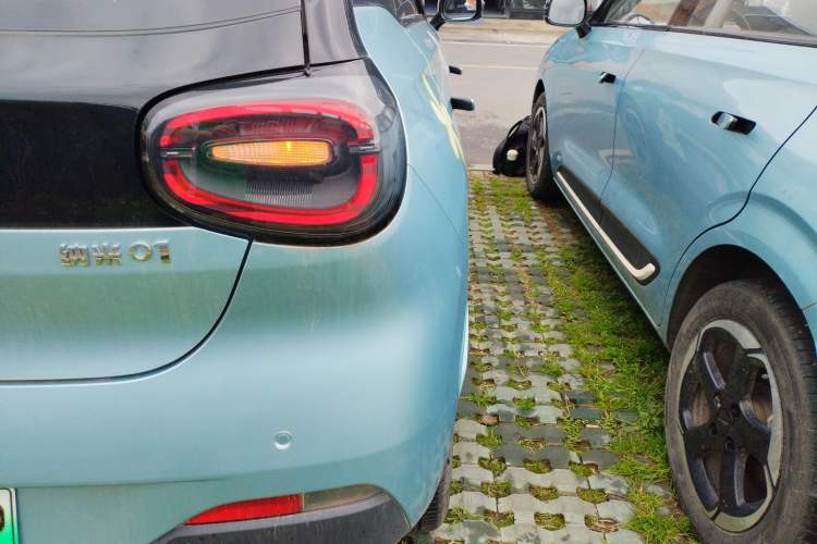 Used Dongfeng NAMMI 01 2024 430 Plus Smart+ Exterior 3