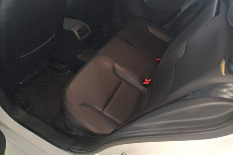 Used Volkswagen Golf 2017 1.6L Automatic Comfort Million-Vehicle Anniversary Edition