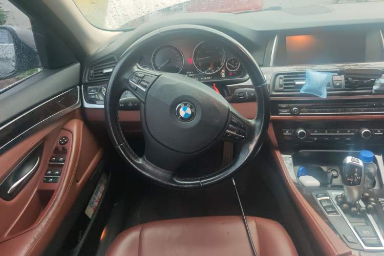 Used BMW 5 Series 2014 525Li Leading Model Steering Wheel